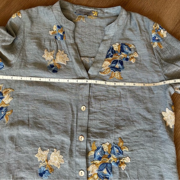 Floral Embroidered Button-Up Tunic - Picture 7 of 8